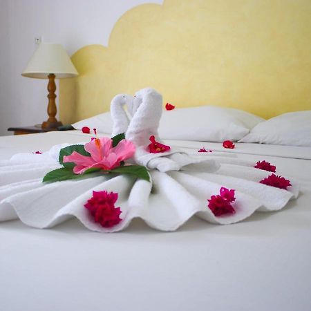 Van Villa Guesthouse Negril Buitenkant foto