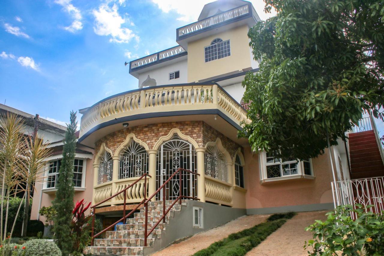 Van Villa Guesthouse Negril Buitenkant foto