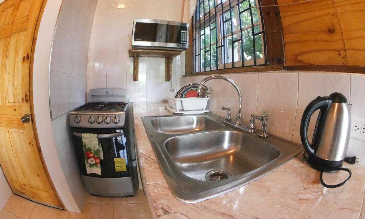 Van Villa Guesthouse Negril Buitenkant foto